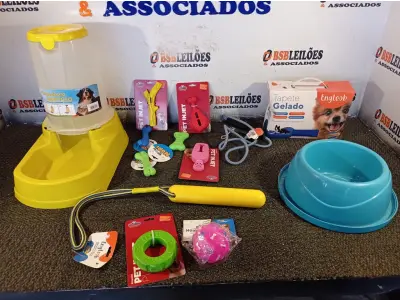 LOTE 032 - 01 KIT DE ACESSÓRIOS PARA PET CONTENDO: COMEDOURO PRÁTICO 6,5L, TAPETE GELADO PEQUENO, GUIA NEON, OSSINHO PATINHA, BOLA VINIL ROSA, BASTÃO CORDA, PET PLAY PICOLÉ, PET PLAY GRAVETO, PET PLAY COXA DE FRANGO, PET PLAY PNEU, OSSINHO LISO E COMEDOURO 3914. (NO ESTADO) ATENÇÃO! FAZER A VISITAÇÃO ANTES DE ARREMATAR, NÃO SABEMOS SE FUNCIONA. LEILÃO NÃO TEM GARANTIA E NEM DEVOLUÇÃO, SUJEITO A POSSÍVEIS AVARIAS VISÍVEIS/OCULTAS E/OU AUSÊNCIA DE COMPONENTES.