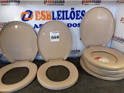 LOTE 068 - 06 ASSENTOS PARA VASO SANITÁRIO MARCAS E MODELOS DIVERSOS. (NO ESTADO) ATENÇÃO! FAZER A VISITAÇÃO ANTES DE ARREMATAR, NÃO SABEMOS SE FUNCIONA. LEILÃO NÃO TEM GARANTIA E NEM DEVOLUÇÃO, SUJEITO A POSSÍVEIS AVARIAS VISÍVEIS/OCULTAS E/OU AUSÊNCIA DE COMPONENTES.
