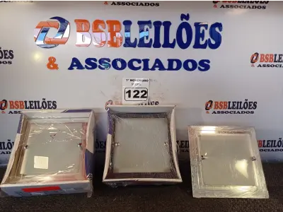 LOTE 122 - 03 LUMINÁRIAS DE EMBUTIR 20X20 MARCAS EDIBRAZ. (NO ESTADO) ATENÇÃO! FAZER A VISITAÇÃO ANTES DE ARREMATAR, NÃO SABEMOS SE FUNCIONA. LEILÃO NÃO TEM GARANTIA E NEM DEVOLUÇÃO, SUJEITO A POSSÍVEIS AVARIAS VISÍVEIS/OCULTAS E/OU AUSÊNCIA DE COMPONENTES.