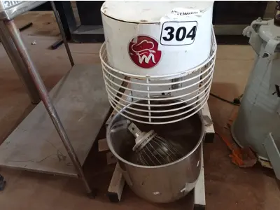 LOTE 304 - 01 MASSEIRA INDUSTRIAL BPM40. (NO ESTADO) ATENÇÃO! FAZER A VISITAÇÃO ANTES DE ARREMATAR, NÃO SABEMOS SE FUNCIONA. LEILÃO NÃO TEM GARANTIA E NEM DEVOLUÇÃO, SUJEITO A POSSÍVEIS AVARIAS VISÍVEIS/OCULTAS E/OU AUSÊNCIA DE COMPONENTES.