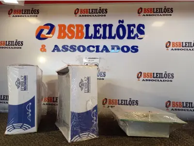 LOTE 122 - 03 LUMINÁRIAS DE EMBUTIR 20X20 MARCAS EDIBRAZ. (NO ESTADO) ATENÇÃO! FAZER A VISITAÇÃO ANTES DE ARREMATAR, NÃO SABEMOS SE FUNCIONA. LEILÃO NÃO TEM GARANTIA E NEM DEVOLUÇÃO, SUJEITO A POSSÍVEIS AVARIAS VISÍVEIS/OCULTAS E/OU AUSÊNCIA DE COMPONENTES.