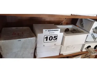 LOTE 105 - 09 LUMINÁRIAS MARCAS E MODELOS DIVERSOS. (NO ESTADO) ATENÇÃO! FAZER A VISITAÇÃO ANTES DE ARREMATAR, NÃO SABEMOS SE FUNCIONA. LEILÃO NÃO TEM GARANTIA E NEM DEVOLUÇÃO, SUJEITO A POSSÍVEIS AVARIAS VISÍVEIS/OCULTAS E/OU AUSÊNCIA DE COMPONENTES.