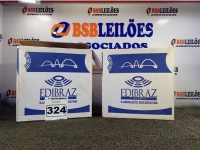 LOTE 324 - 02 LUMINÁRIAS DE SOBREPOR. (NO ESTADO) ATENÇÃO! FAZER A VISITAÇÃO ANTES DE ARREMATAR, NÃO SABEMOS SE FUNCIONA. LEILÃO NÃO TEM GARANTIA E NEM DEVOLUÇÃO, SUJEITO A POSSÍVEIS AVARIAS VISÍVEIS/OCULTAS E/OU AUSÊNCIA DE COMPONENTES.