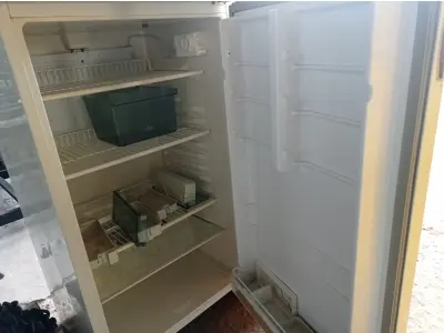 LOTE 485 - 01 GELADEIRA MARCA BRASTEMP 220V. (NO ESTADO) ATENÇÃO! FAZER A VISITAÇÃO ANTES DE ARREMATAR, NÃO SABEMOS SE FUNCIONA. LEILÃO NÃO TEM GARANTIA E NEM DEVOLUÇÃO, SUJEITO A POSSÍVEIS AVARIAS VISÍVEIS/OCULTAS E/OU AUSÊNCIA DE COMPONENTES.