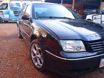 LOTE 634 - 01 VW BORA A GASOLINA; ANO 2006/2007 NA COR PRETA (NO ESTADO)