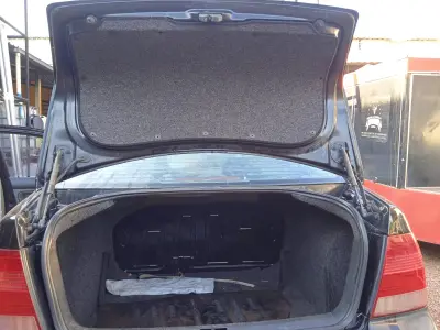 LOTE 634 - 01 VW BORA A GASOLINA; ANO 2006/2007 NA COR PRETA (NO ESTADO)