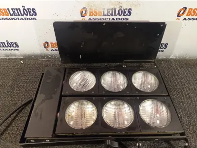 LOTE 061 - 01 BRUT 06 LÂMPADAS 220V 600W CADA. (NO ESTADO) ATENÇÃO! FAZER A VISITAÇÃO ANTES DE ARREMATAR, NÃO SABEMOS SE FUNCIONA. LEILÃO NÃO TEM GARANTIA E NEM DEVOLUÇÃO, SUJEITO A POSSÍVEIS AVARIAS VISÍVEIS/OCULTAS E/OU AUSÊNCIA DE COMPONENTES.
