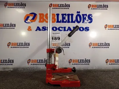 LOTE 189 - 01 SUPORTE PARA FURADEIRA DE BANCADA. (NO ESTADO) ATENÇÃO! FAZER A VISITAÇÃO ANTES DE ARREMATAR, NÃO SABEMOS SE FUNCIONA. LEILÃO NÃO TEM GARANTIA E NEM DEVOLUÇÃO, SUJEITO A POSSÍVEIS AVARIAS VISÍVEIS/OCULTAS E/OU AUSÊNCIA DE COMPONENTES.