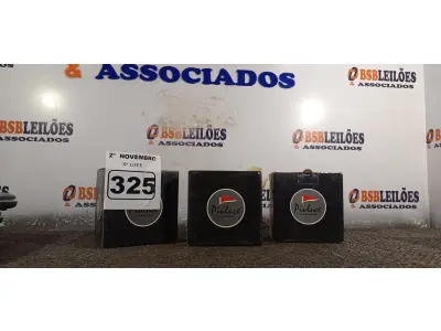 LOTE 325 - 03 ARANDELAS RETANGULARES. (NO ESTADO) ATENÇÃO! FAZER A VISITAÇÃO ANTES DE ARREMATAR, NÃO SABEMOS SE FUNCIONA. LEILÃO NÃO TEM GARANTIA E NEM DEVOLUÇÃO, SUJEITO A POSSÍVEIS AVARIAS VISÍVEIS/OCULTAS E/OU AUSÊNCIA DE COMPONENTES.