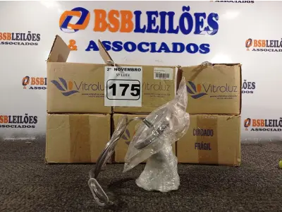 LOTE 175 - 06 LUMINÁRIAS PENDENTE FOSCO VITROLUX CÓD. C-003. (NO ESTADO) ATENÇÃO! FAZER A VISITAÇÃO ANTES DE ARREMATAR, NÃO SABEMOS SE FUNCIONA. LEILÃO NÃO TEM GARANTIA E NEM DEVOLUÇÃO, SUJEITO A POSSÍVEIS AVARIAS VISÍVEIS/OCULTAS E/OU AUSÊNCIA DE COMPONENTES.