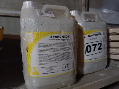 LOTE 072 - 20 LITROS DE DESINFETANTE HOSPITALAR PARA SUPERFÍCIES FIXAS E ARTIGOS NÃO CRÍTICOS. (NO ESTADO) ATENÇÃO! FAZER A VISITAÇÃO ANTES DE ARREMATAR, NÃO SABEMOS SE FUNCIONA. LEILÃO NÃO TEM GARANTIA E NEM DEVOLUÇÃO, SUJEITO A POSSÍVEIS AVARIAS VISÍVEIS/OCULTAS E/OU AUSÊNCIA DE COMPONENTES.
