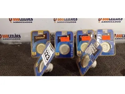 LOTE 323 - 06 SPOTS COMPLETO 6W LED REDONDO 3000K GOLDEN. (NO ESTADO) ATENÇÃO! FAZER A VISITAÇÃO ANTES DE ARREMATAR, NÃO SABEMOS SE FUNCIONA. LEILÃO NÃO TEM GARANTIA E NEM DEVOLUÇÃO, SUJEITO A POSSÍVEIS AVARIAS VISÍVEIS/OCULTAS E/OU AUSÊNCIA DE COMPONENTES.