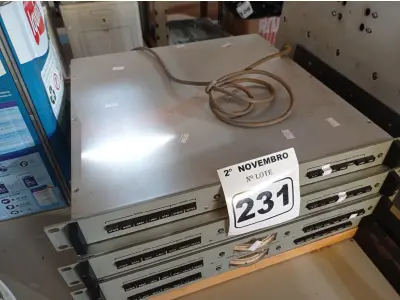 LOTE 231 - 04 EQUIPAMENTOS ELETRÔNICOS. (NO ESTADO) ATENÇÃO! FAZER A VISITAÇÃO ANTES DE ARREMATAR, NÃO SABEMOS SE FUNCIONA. LEILÃO NÃO TEM GARANTIA E NEM DEVOLUÇÃO, SUJEITO A POSSÍVEIS AVARIAS VISÍVEIS/OCULTAS E/OU AUSÊNCIA DE COMPONENTES.