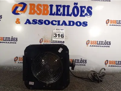 LOTE 316 - 01 LUMINÁRIA PARA ESTÚDIO. (NO ESTADO) ATENÇÃO! FAZER A VISITAÇÃO ANTES DE ARREMATAR, NÃO SABEMOS SE FUNCIONA. LEILÃO NÃO TEM GARANTIA E NEM DEVOLUÇÃO, SUJEITO A POSSÍVEIS AVARIAS VISÍVEIS/OCULTAS E/OU AUSÊNCIA DE COMPONENTES.