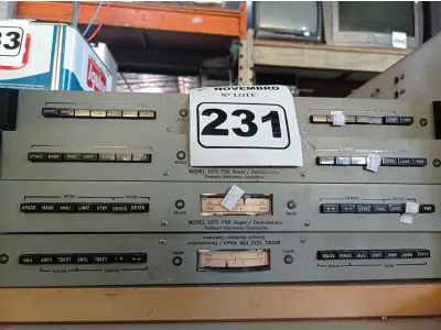 LOTE 231 - 04 EQUIPAMENTOS ELETRÔNICOS. (NO ESTADO) ATENÇÃO! FAZER A VISITAÇÃO ANTES DE ARREMATAR, NÃO SABEMOS SE FUNCIONA. LEILÃO NÃO TEM GARANTIA E NEM DEVOLUÇÃO, SUJEITO A POSSÍVEIS AVARIAS VISÍVEIS/OCULTAS E/OU AUSÊNCIA DE COMPONENTES.