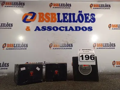 LOTE 196 - 03 ARANDELAS PIOLUCE SENDO 02 CURVAS E 01 RETANGULAR. (NO ESTADO) ATENÇÃO! FAZER A VISITAÇÃO ANTES DE ARREMATAR, NÃO SABEMOS SE FUNCIONA. LEILÃO NÃO TEM GARANTIA E NEM DEVOLUÇÃO, SUJEITO A POSSÍVEIS AVARIAS VISÍVEIS/OCULTAS E/OU AUSÊNCIA DE COMPONENTES.