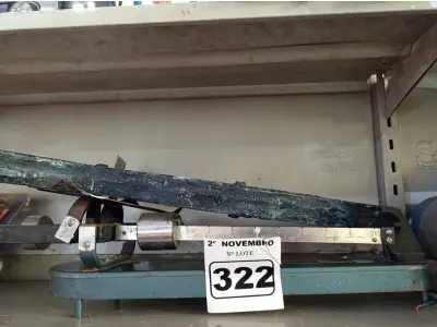 LOTE 322 - 01 BALANÇA ANTIGA E 01 PROTETOR PARA SERRA CIRCULAR. (NO ESTADO) ATENÇÃO! FAZER A VISITAÇÃO ANTES DE ARREMATAR, NÃO SABEMOS SE FUNCIONA. LEILÃO NÃO TEM GARANTIA E NEM DEVOLUÇÃO, SUJEITO A POSSÍVEIS AVARIAS VISÍVEIS/OCULTAS E/OU AUSÊNCIA DE COMPONENTES.