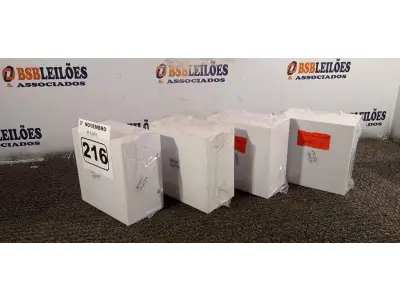 LOTE 216 - 04 LUMINÁRIAS DE SOBREPOR EM ACRÍLICO. (NO ESTADO) ATENÇÃO! FAZER A VISITAÇÃO ANTES DE ARREMATAR, NÃO SABEMOS SE FUNCIONA. LEILÃO NÃO TEM GARANTIA E NEM DEVOLUÇÃO, SUJEITO A POSSÍVEIS AVARIAS VISÍVEIS/OCULTAS E/OU AUSÊNCIA DE COMPONENTES.
