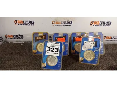 LOTE 323 - 06 SPOTS COMPLETO 6W LED REDONDO 3000K GOLDEN. (NO ESTADO) ATENÇÃO! FAZER A VISITAÇÃO ANTES DE ARREMATAR, NÃO SABEMOS SE FUNCIONA. LEILÃO NÃO TEM GARANTIA E NEM DEVOLUÇÃO, SUJEITO A POSSÍVEIS AVARIAS VISÍVEIS/OCULTAS E/OU AUSÊNCIA DE COMPONENTES.