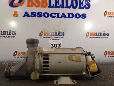 LOTE 303 - 01 MOTOBOMBA CENTRIFUGA MONOFÁSICA 1/2CV. (NO ESTADO) ATENÇÃO! FAZER A VISITAÇÃO ANTES DE ARREMATAR, NÃO SABEMOS SE FUNCIONA. LEILÃO NÃO TEM GARANTIA E NEM DEVOLUÇÃO, SUJEITO A POSSÍVEIS AVARIAS VISÍVEIS/OCULTAS E/OU AUSÊNCIA DE COMPONENTES.