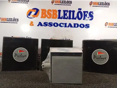 LOTE 156 - 04 LUMINÁRIAS DE EMBUTIR 20X20 5380 PIULUCECE. (NO ESTADO) ATENÇÃO! FAZER A VISITAÇÃO ANTES DE ARREMATAR, NÃO SABEMOS SE FUNCIONA. LEILÃO NÃO TEM GARANTIA E NEM DEVOLUÇÃO, SUJEITO A POSSÍVEIS AVARIAS VISÍVEIS/OCULTAS E/OU AUSÊNCIA DE COMPONENTES.
