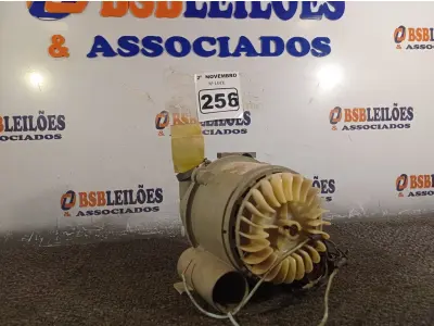 LOTE 256 - 01 MOTOR PARA BANHEIRA DE HIDROMASSAGEM. (NO ESTADO) ATENÇÃO! FAZER A VISITAÇÃO ANTES DE ARREMATAR, NÃO SABEMOS SE FUNCIONA. LEILÃO NÃO TEM GARANTIA E NEM DEVOLUÇÃO, SUJEITO A POSSÍVEIS AVARIAS VISÍVEIS/OCULTAS E/OU AUSÊNCIA DE COMPONENTES.