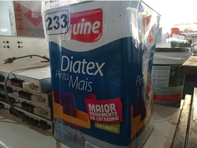 LOTE 233 - 01 LATA DE TINTA IQUINE DIATEX PINTA MAIS FOSCO BASE “P” 18L. (NO ESTADO) ATENÇÃO! FAZER A VISITAÇÃO ANTES DE ARREMATAR, NÃO SABEMOS SE FUNCIONA. LEILÃO NÃO TEM GARANTIA E NEM DEVOLUÇÃO, SUJEITO A POSSÍVEIS AVARIAS VISÍVEIS/OCULTAS E/OU AUSÊNCIA DE COMPONENTES.