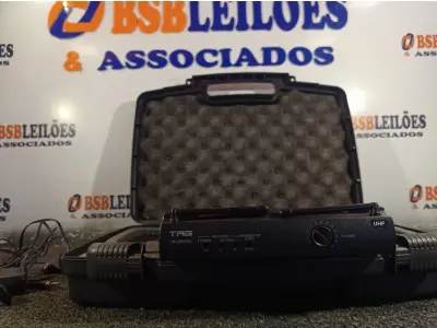 LOTE 015 - 01 MICROFONE + RECEPTOR SEM FIO MARCA TAG COM CASE E CABOS. (NO ESTADO) ATENÇÃO! FAZER A VISITAÇÃO ANTES DE ARREMATAR, NÃO SABEMOS SE FUNCIONA. LEILÃO NÃO TEM GARANTIA E NEM DEVOLUÇÃO, SUJEITO A POSSÍVEIS AVARIAS VISÍVEIS/OCULTAS E/OU AUSÊNCIA DE COMPONENTES.