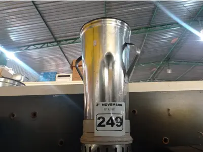 LOTE 249 - 01 LIQUIDIFICADOR INDUSTRIAL MARCA POLI. (NO ESTADO) ATENÇÃO! FAZER A VISITAÇÃO ANTES DE ARREMATAR, NÃO SABEMOS SE FUNCIONA. LEILÃO NÃO TEM GARANTIA E NEM DEVOLUÇÃO, SUJEITO A POSSÍVEIS AVARIAS VISÍVEIS/OCULTAS E/OU AUSÊNCIA DE COMPONENTES.