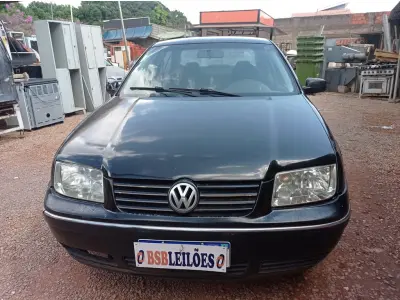LOTE 601 - 01 VW BORA A GASOLINA; ANO 2006/2007 NA COR PRETA (NO ESTADO) 
