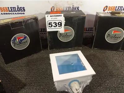 LOTE 539 - 04 LUMINÁRIAS DE EMBUTIR 20X20 5380 PIULUCECE. (NO ESTADO) ATENÇÃO! FAZER A VISITAÇÃO ANTES DE ARREMATAR, NÃO SABEMOS SE FUNCIONA. LEILÃO NÃO TEM GARANTIA E NEM DEVOLUÇÃO, SUJEITO A POSSÍVEIS AVARIAS VISÍVEIS/OCULTAS E/OU AUSÊNCIA DE COMPONENTES.