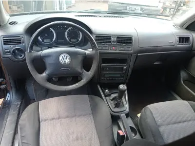 LOTE 601 - 01 VW BORA A GASOLINA; ANO 2006/2007 NA COR PRETA (NO ESTADO) 