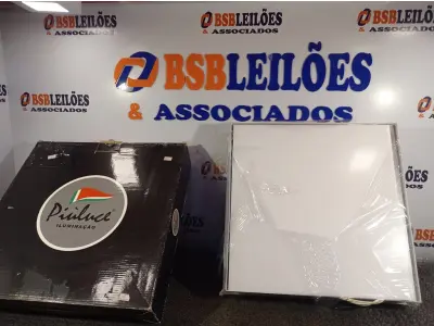 LOTE 573 - 02 PLAFONS DE SOBREPOR 40X40. (NO ESTADO) ATENÇÃO! FAZER A VISITAÇÃO ANTES DE ARREMATAR, NÃO SABEMOS SE FUNCIONA. LEILÃO NÃO TEM GARANTIA E NEM DEVOLUÇÃO, SUJEITO A POSSÍVEIS AVARIAS VISÍVEIS/OCULTAS E/OU AUSÊNCIA DE COMPONENTES.