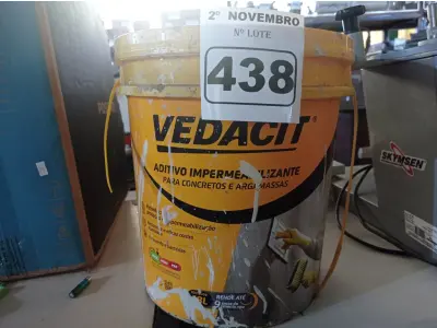 LOTE 438 - 01 BALDE DE VEDACIT, ADITIVO IMPERMEABILIZANTE PARA CONCRETOS E ARGAMASSAS 18L. (NO ESTADO) ATENÇÃO! FAZER A VISITAÇÃO ANTES DE ARREMATAR, NÃO SABEMOS SE FUNCIONA. LEILÃO NÃO TEM GARANTIA E NEM DEVOLUÇÃO, SUJEITO A POSSÍVEIS AVARIAS VISÍVEIS/OCULTAS E/OU AUSÊNCIA DE COMPONENTES.