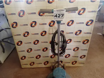 LOTE 427 - 01 ENCERADEIRA INDUSTRIAL. (NO ESTADO) ATENÇÃO! FAZER A VISITAÇÃO ANTES DE ARREMATAR, NÃO SABEMOS SE FUNCIONA. LEILÃO NÃO TEM GARANTIA E NEM DEVOLUÇÃO, SUJEITO A POSSÍVEIS AVARIAS VISÍVEIS/OCULTAS E/OU AUSÊNCIA DE COMPONENTES.
