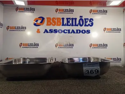 LOTE 369 - 02 CUBAS RASAS PARA PIA EM INOX 40X34X11CM. (NO ESTADO) ATENÇÃO! FAZER A VISITAÇÃO ANTES DE ARREMATAR, NÃO SABEMOS SE FUNCIONA. LEILÃO NÃO TEM GARANTIA E NEM DEVOLUÇÃO, SUJEITO A POSSÍVEIS AVARIAS VISÍVEIS/OCULTAS E/OU AUSÊNCIA DE COMPONENTES.