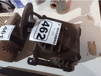 LOTE 462 - 01 REDUÇÃO SEM MOTOR. (NO ESTADO) ATENÇÃO! FAZER A VISITAÇÃO ANTES DE ARREMATAR, NÃO SABEMOS SE FUNCIONA. LEILÃO NÃO TEM GARANTIA E NEM DEVOLUÇÃO, SUJEITO A POSSÍVEIS AVARIAS VISÍVEIS/OCULTAS E/OU AUSÊNCIA DE COMPONENTES.