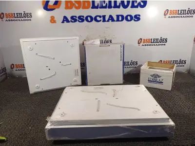 LOTE 557 - 02 LUMINÁRIAS DE EMBUTIR E 02 PLAFON DE SOBREPOR MARCAS E MODELOS DIVERSOS. (NO ESTADO) ATENÇÃO! FAZER A VISITAÇÃO ANTES DE ARREMATAR, NÃO SABEMOS SE FUNCIONA. LEILÃO NÃO TEM GARANTIA E NEM DEVOLUÇÃO, SUJEITO A POSSÍVEIS AVARIAS VISÍVEIS/OCULTAS E/OU AUSÊNCIA DE COMPONENTES.
