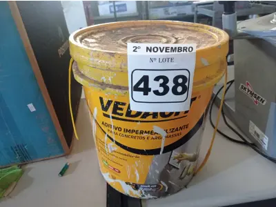 LOTE 438 - 01 BALDE DE VEDACIT, ADITIVO IMPERMEABILIZANTE PARA CONCRETOS E ARGAMASSAS 18L. (NO ESTADO) ATENÇÃO! FAZER A VISITAÇÃO ANTES DE ARREMATAR, NÃO SABEMOS SE FUNCIONA. LEILÃO NÃO TEM GARANTIA E NEM DEVOLUÇÃO, SUJEITO A POSSÍVEIS AVARIAS VISÍVEIS/OCULTAS E/OU AUSÊNCIA DE COMPONENTES.