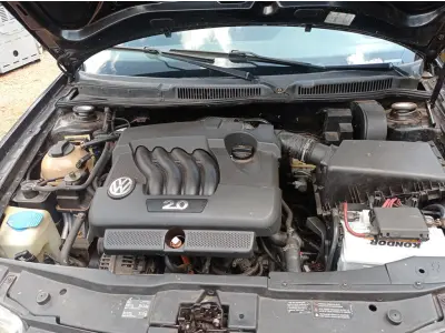 LOTE 601 - 01 VW BORA A GASOLINA; ANO 2006/2007 NA COR PRETA (NO ESTADO) 