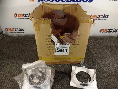 LOTE 581 - 07 LUMINÁRIAS DE EMBUTIR. (NO ESTADO) ATENÇÃO! FAZER A VISITAÇÃO ANTES DE ARREMATAR, NÃO SABEMOS SE FUNCIONA. LEILÃO NÃO TEM GARANTIA E NEM DEVOLUÇÃO, SUJEITO A POSSÍVEIS AVARIAS VISÍVEIS/OCULTAS E/OU AUSÊNCIA DE COMPONENTES.