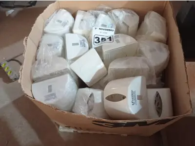 LOTE 351 - 01 LOTE COM VÁRIOS DISPENSES PARA SABONETE. (NO ESTADO) ATENÇÃO! FAZER A VISITAÇÃO ANTES DE ARREMATAR, NÃO SABEMOS SE FUNCIONA. LEILÃO NÃO TEM GARANTIA E NEM DEVOLUÇÃO, SUJEITO A POSSÍVEIS AVARIAS VISÍVEIS/OCULTAS E/OU AUSÊNCIA DE COMPONENTES.