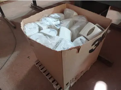 LOTE 351 - 01 LOTE COM VÁRIOS DISPENSES PARA SABONETE. (NO ESTADO) ATENÇÃO! FAZER A VISITAÇÃO ANTES DE ARREMATAR, NÃO SABEMOS SE FUNCIONA. LEILÃO NÃO TEM GARANTIA E NEM DEVOLUÇÃO, SUJEITO A POSSÍVEIS AVARIAS VISÍVEIS/OCULTAS E/OU AUSÊNCIA DE COMPONENTES.