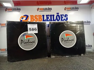 LOTE 586 - 02 PLAFONS DE SOBREPOR 40X40. (NO ESTADO) ATENÇÃO! FAZER A VISITAÇÃO ANTES DE ARREMATAR, NÃO SABEMOS SE FUNCIONA. LEILÃO NÃO TEM GARANTIA E NEM DEVOLUÇÃO, SUJEITO A POSSÍVEIS AVARIAS VISÍVEIS/OCULTAS E/OU AUSÊNCIA DE COMPONENTES.
