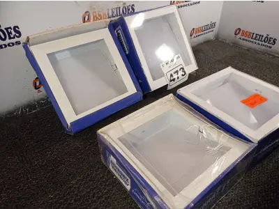 LOTE 473 - 04 LUMINÁRIAS DE EMBUTIR MARCAS EDIBRAZ. (NO ESTADO) ATENÇÃO! FAZER A VISITAÇÃO ANTES DE ARREMATAR, NÃO SABEMOS SE FUNCIONA. LEILÃO NÃO TEM GARANTIA E NEM DEVOLUÇÃO, SUJEITO A POSSÍVEIS AVARIAS VISÍVEIS/OCULTAS E/OU AUSÊNCIA DE COMPONENTES.
