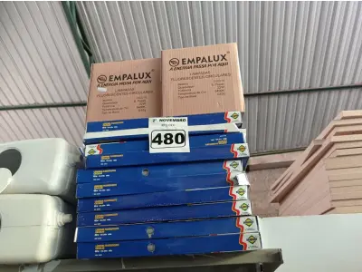 LOTE 480 - 01 LOTE COM VÁRIAS LÂMPADAS FLUORESCENTE CIRCULARES. (NO ESTADO) ATENÇÃO! FAZER A VISITAÇÃO ANTES DE ARREMATAR, NÃO SABEMOS SE FUNCIONA. LEILÃO NÃO TEM GARANTIA E NEM DEVOLUÇÃO, SUJEITO A POSSÍVEIS AVARIAS VISÍVEIS/OCULTAS E/OU AUSÊNCIA DE COMPONENTES.