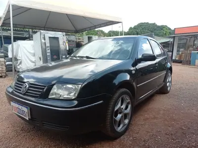 LOTE 601 - 01 VW BORA A GASOLINA; ANO 2006/2007 NA COR PRETA (NO ESTADO) 