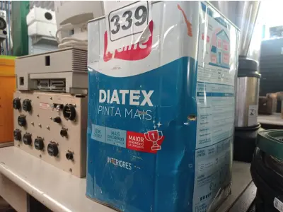 LOTE 339 - 01 LATA DE TINTA IQUINE DIATEX PINTA MAIS 18L NA COR CAMARÃO. (NO ESTADO) ATENÇÃO! FAZER A VISITAÇÃO ANTES DE ARREMATAR, NÃO SABEMOS SE FUNCIONA. LEILÃO NÃO TEM GARANTIA E NEM DEVOLUÇÃO, SUJEITO A POSSÍVEIS AVARIAS VISÍVEIS/OCULTAS E/OU AUSÊNCIA DE COMPONENTES.