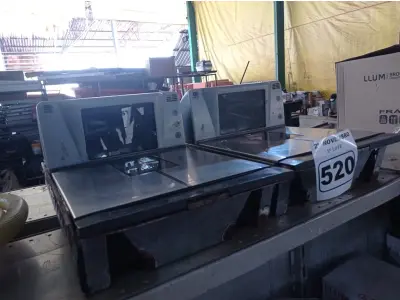 LOTE 520 - 02 BALANÇAS PARA CAIXA DE SUPERMERCADO. (NO ESTADO) ATENÇÃO! FAZER A VISITAÇÃO ANTES DE ARREMATAR, NÃO SABEMOS SE FUNCIONA. LEILÃO NÃO TEM GARANTIA E NEM DEVOLUÇÃO, SUJEITO A POSSÍVEIS AVARIAS VISÍVEIS/OCULTAS E/OU AUSÊNCIA DE COMPONENTES.