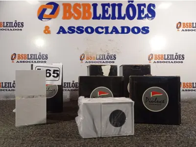 LOTE 565 - 05 ARANDELAS PIOLUCE. (NO ESTADO) ATENÇÃO! FAZER A VISITAÇÃO ANTES DE ARREMATAR, NÃO SABEMOS SE FUNCIONA. LEILÃO NÃO TEM GARANTIA E NEM DEVOLUÇÃO, SUJEITO A POSSÍVEIS AVARIAS VISÍVEIS/OCULTAS E/OU AUSÊNCIA DE COMPONENTES.